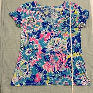 Lilly Pulitzer cotton V neck shirt